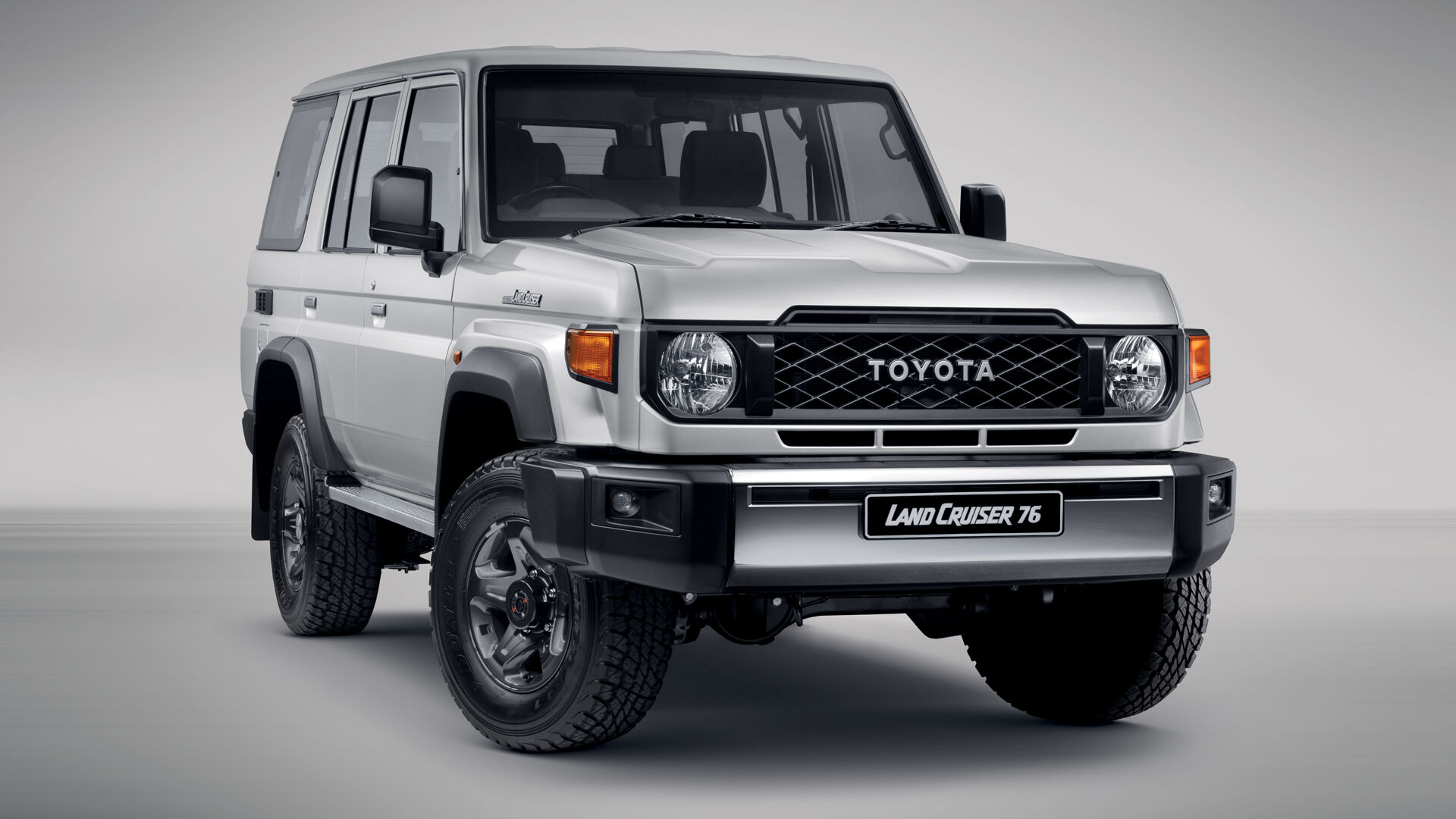 Toyota Land Cruiser 76 Series - Image 6