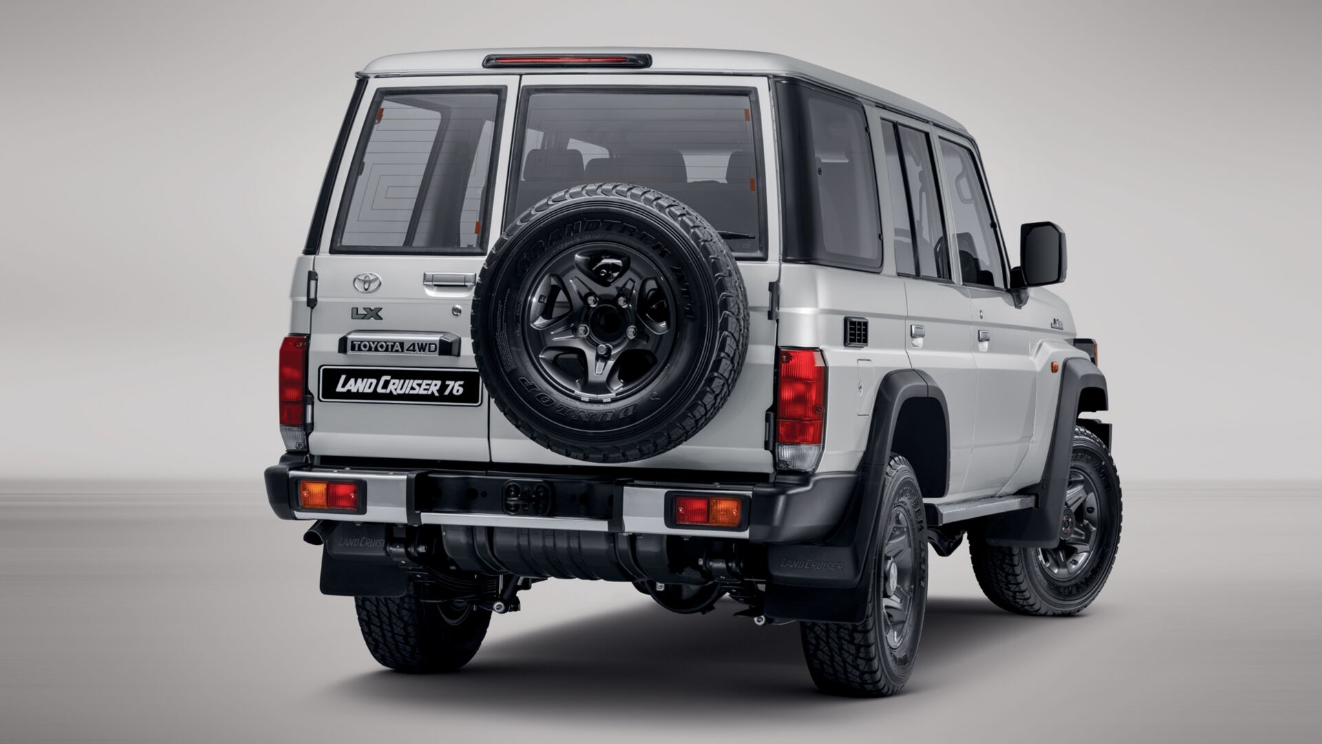 Toyota Land Cruiser 76 Series - Image 5